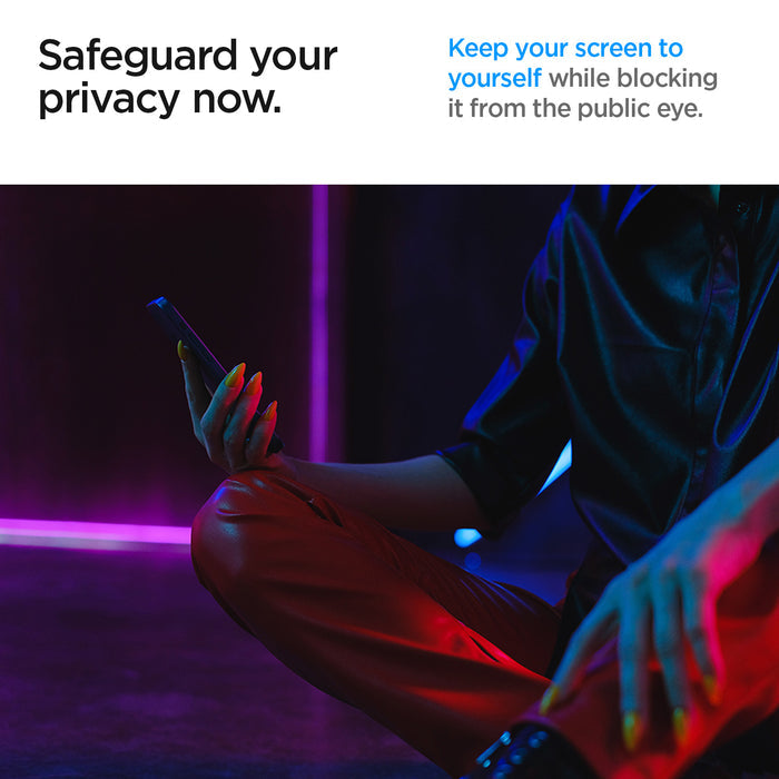 AGL07625 - Galaxy S24 Ultra GLAS.tR EZ Fit in Privacy showing keeping your screen to yourself while blocking it from the public