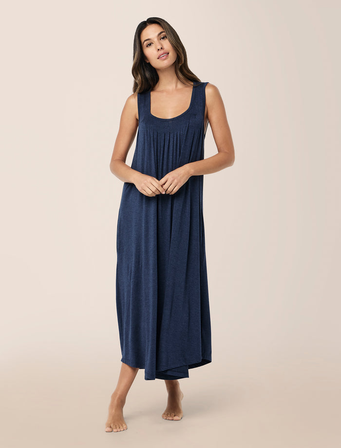 Tamara wearing the Kate Modal Soft Pleat Front Maxi Nightgown
[model: Tamara wears size S |  Height: 173m
/ 5’8” | Bust: 81cm | Waist: 64cm| Hips: 91cm]